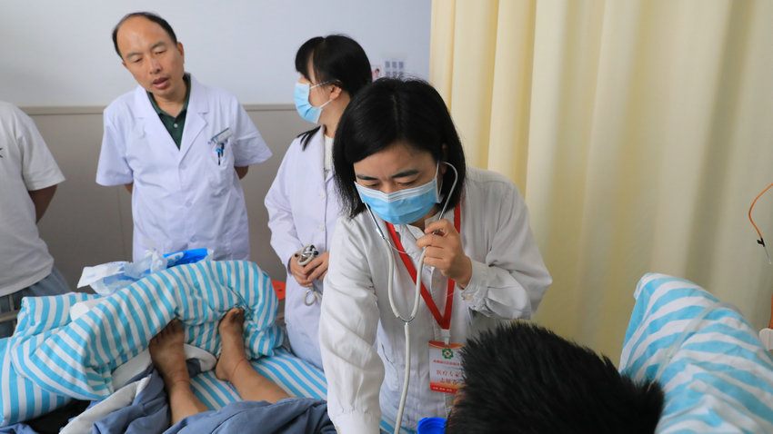 呼吸與危重癥醫(yī)學科楊閃閃_副本.JPG 呼吸與危重癥醫(yī)學科楊閃閃_副本.JPG